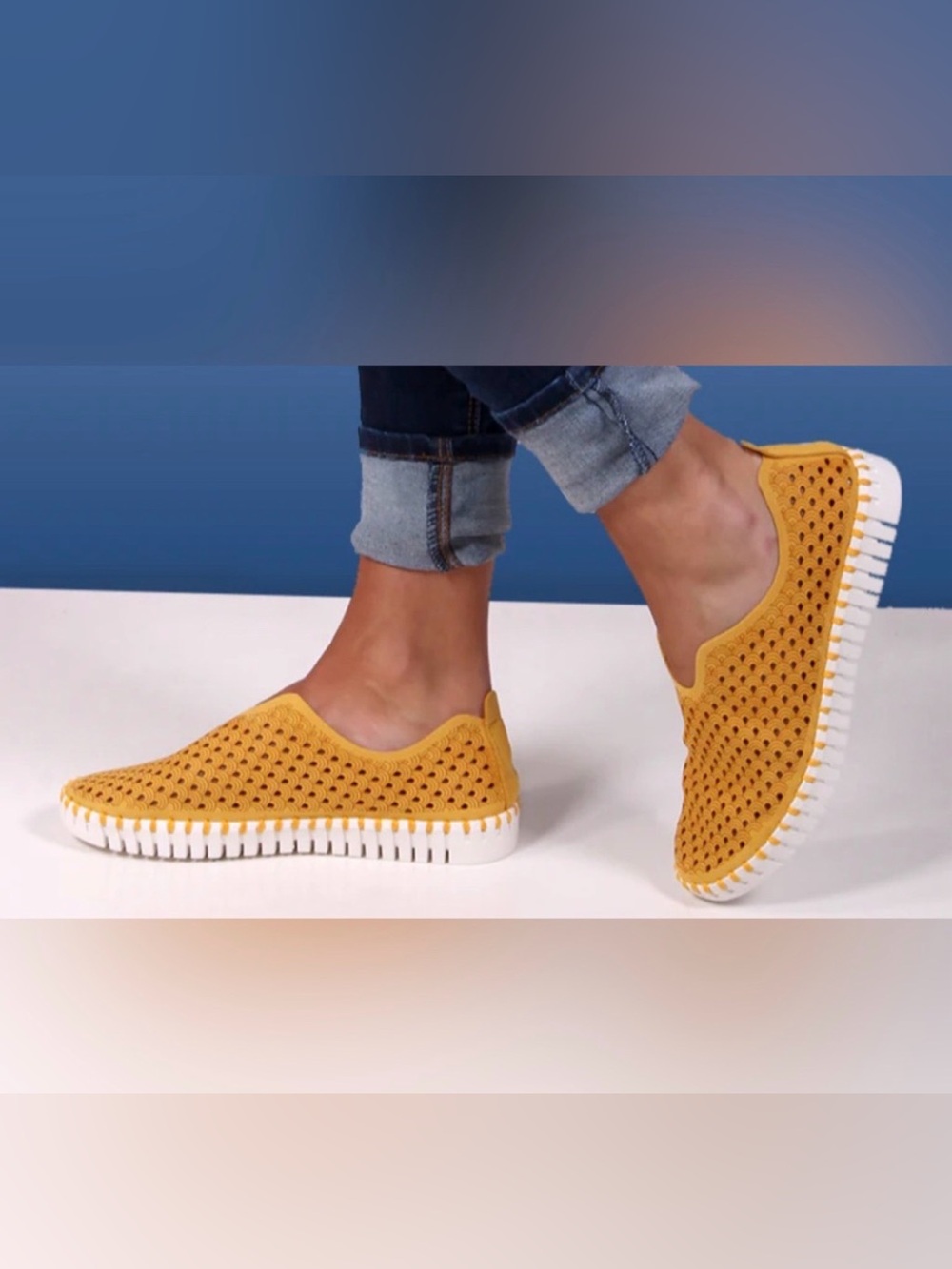 Isle Jacobsen 139 Tulip Slip On Perforated Yellow Golden Rod Sneakers Size 38